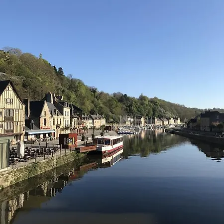 Au Port Dinan